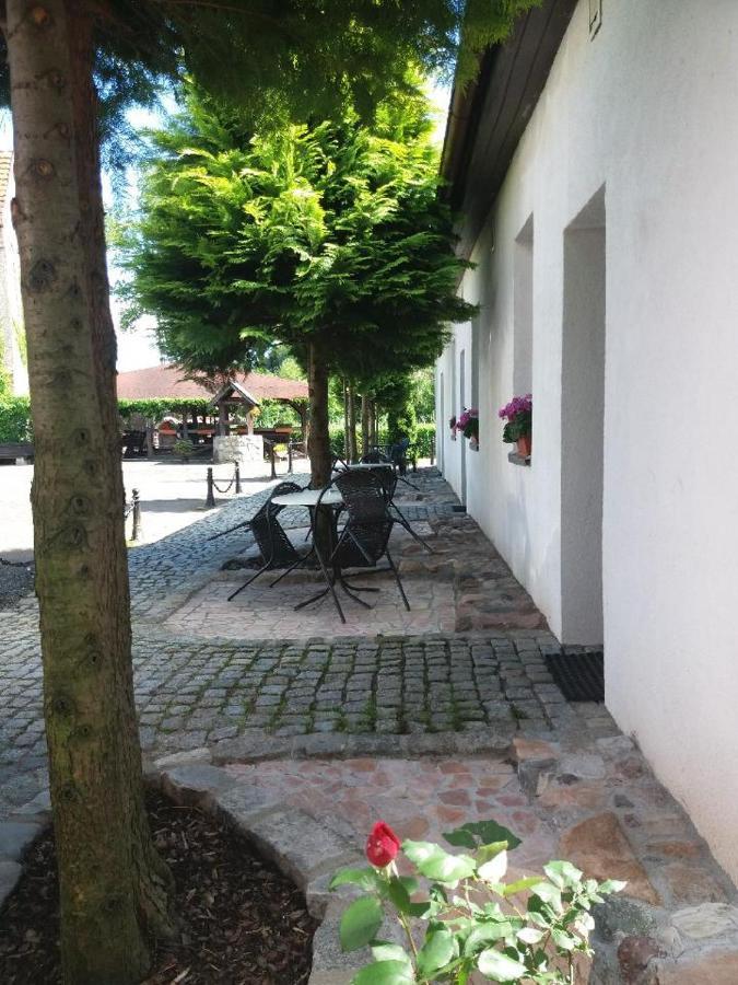 Gosciniec Solan Hotel Jeleniow Exterior photo